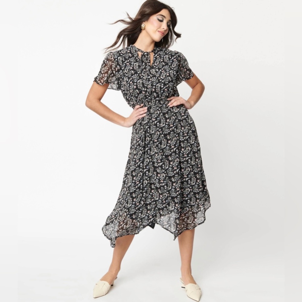 Unique Vintage Black & Light Pink Floral Midi Handkerchief Neck Tie Dress large